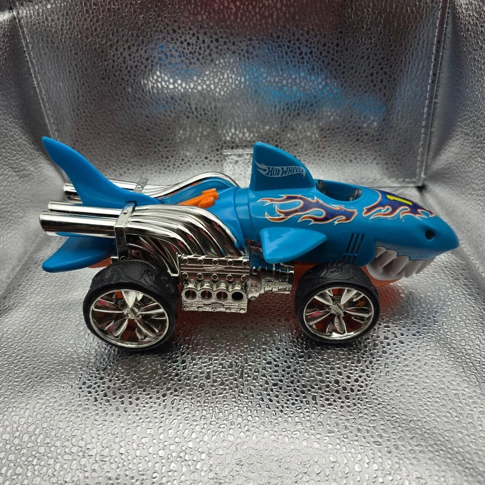 Hot Wheels Toy State Blue Shark Cruiser Car Light & Sounds Sharkruiser 2014 9